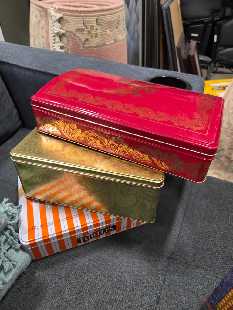 Cookie / chocolate tins photo 1