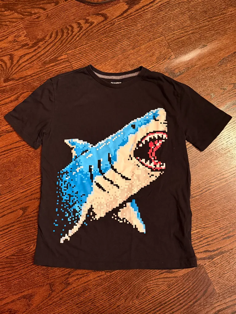 Shark t-shirt for boys size approx 10/12 photo 1