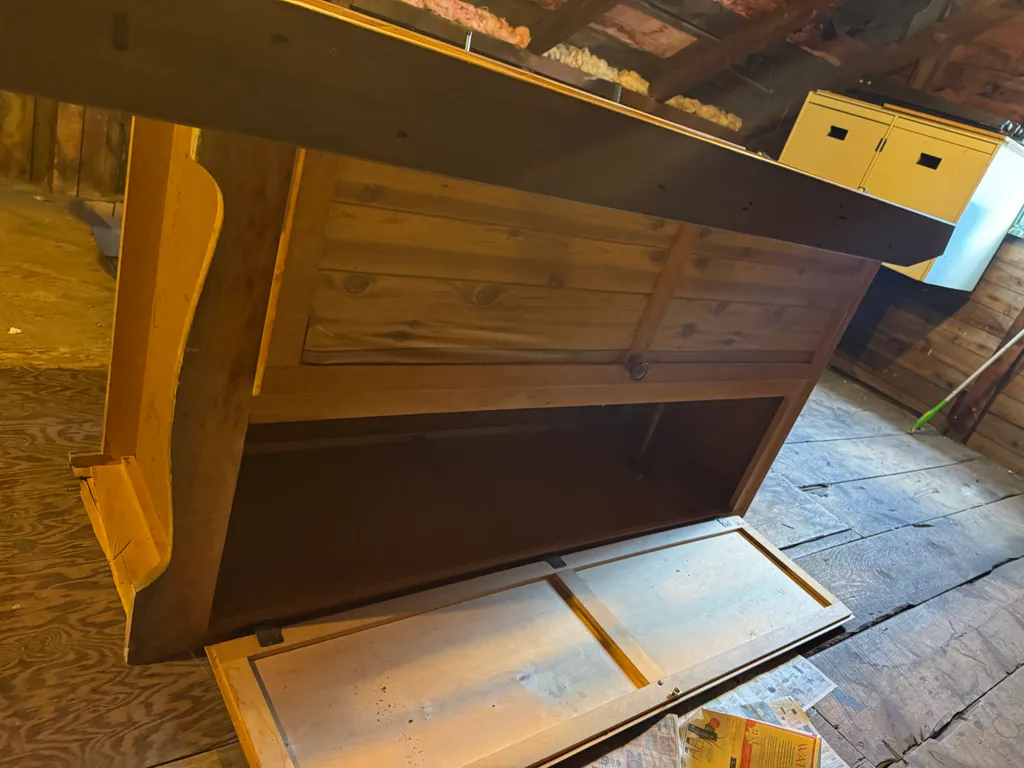 Used furniture photo 1