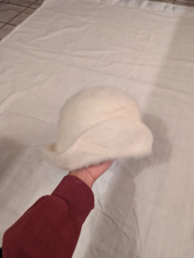 Fuzzy angora mix hat photo 1