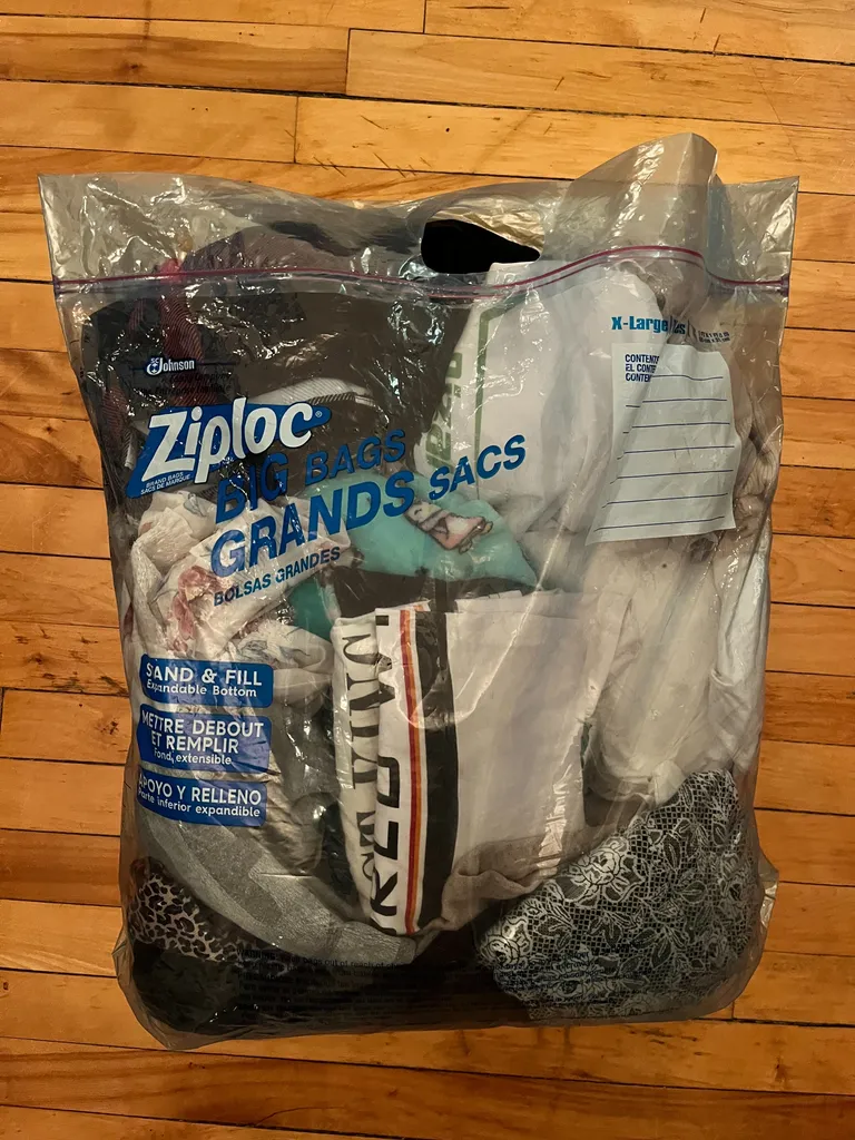 Big bag of clothes! photo 1