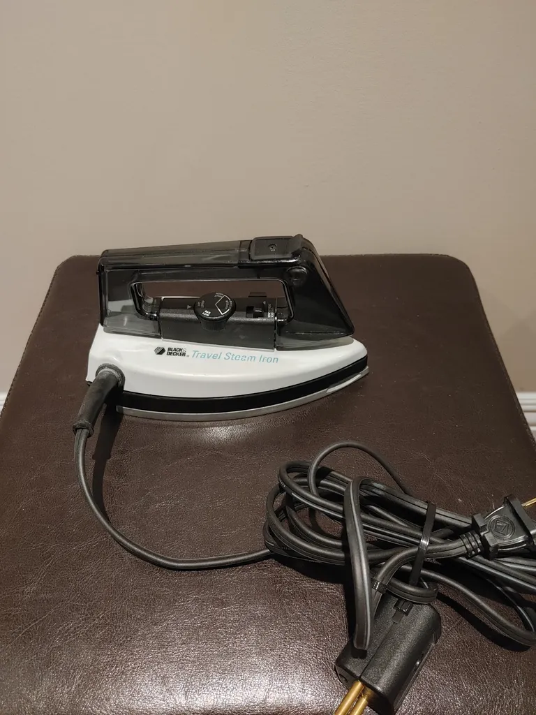Travel Iron  photo 1