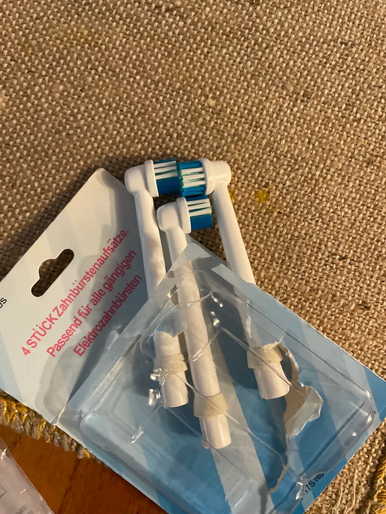 Free tooth brush heads  photo 1