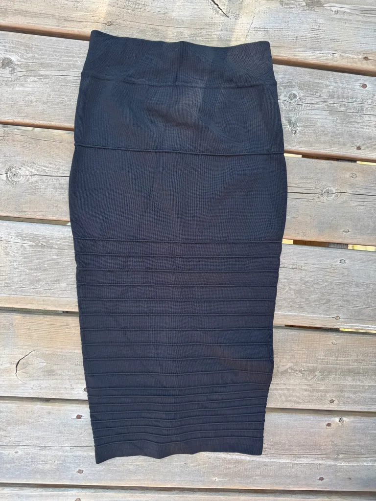Guess Pencil Skirt photo 1