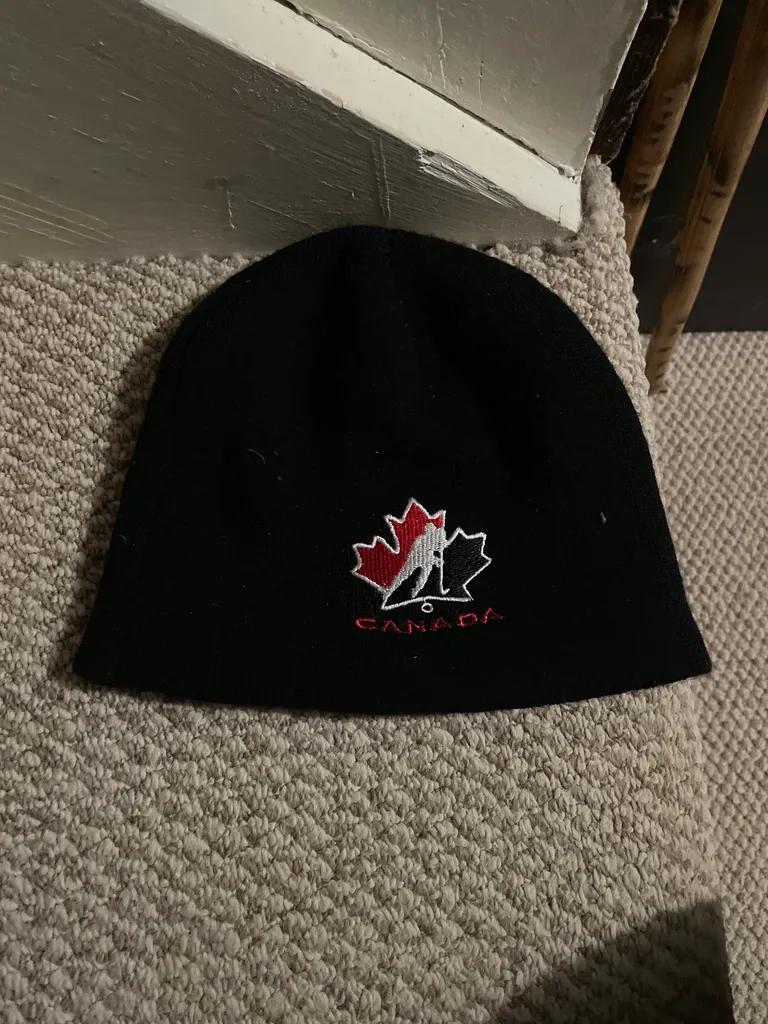 NHL hockey Canada toque Crown Royal photo 1
