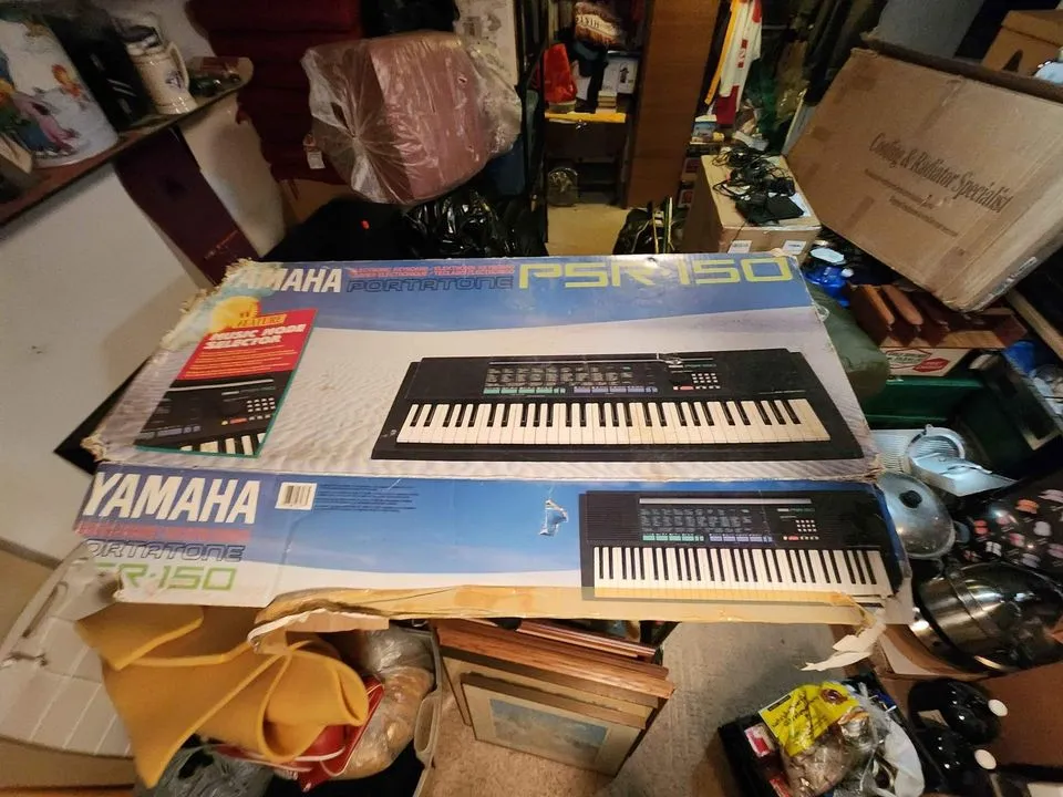 yamaha keyboard  photo 1