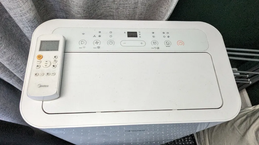 Midea Portable Air Conditioner  photo 1