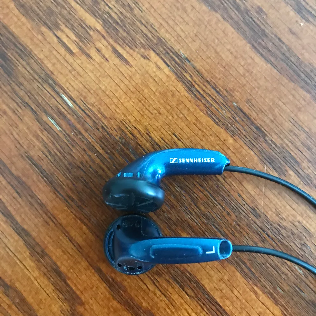 Sennheiser headphones with microphone photo 1