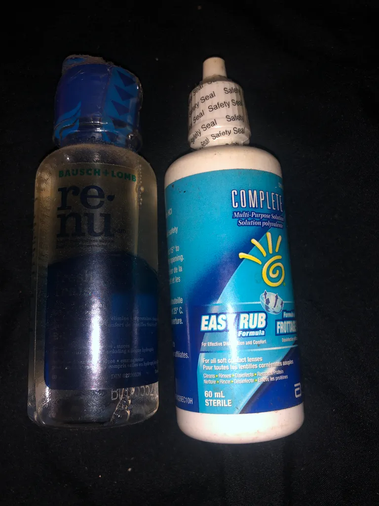 Contact lens cleaner and storage solution  photo 1
