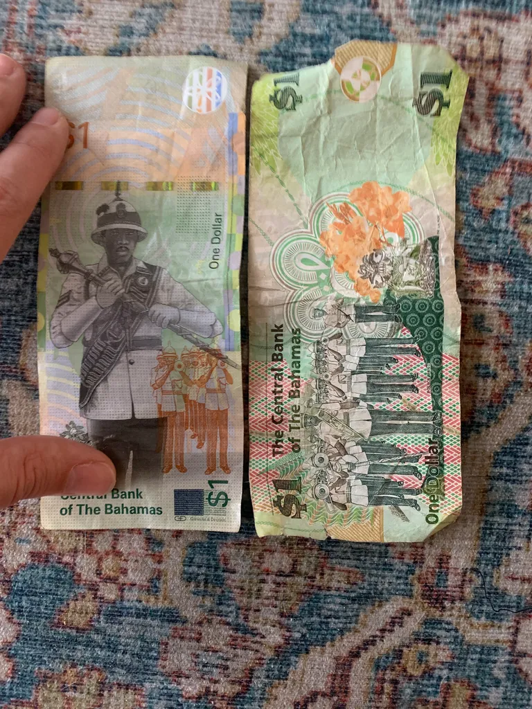 Bahamian Currency  photo 1