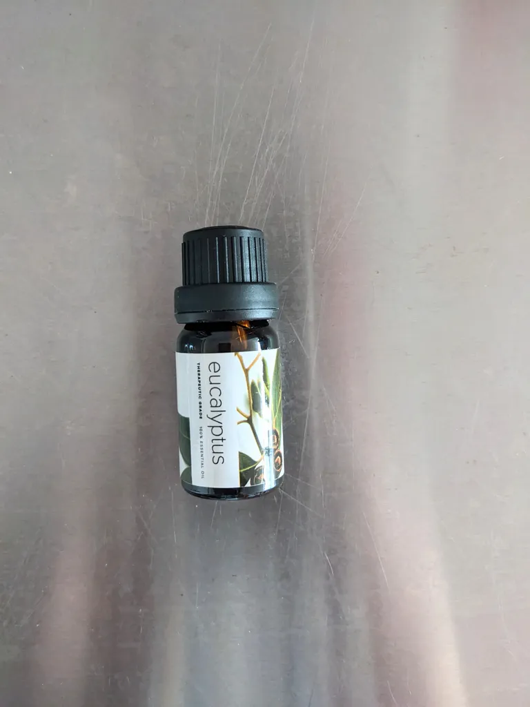 Eucalyptus essential oil photo 1