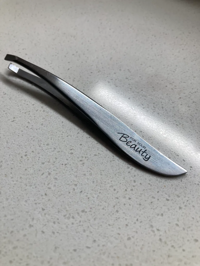Tweezers photo 1