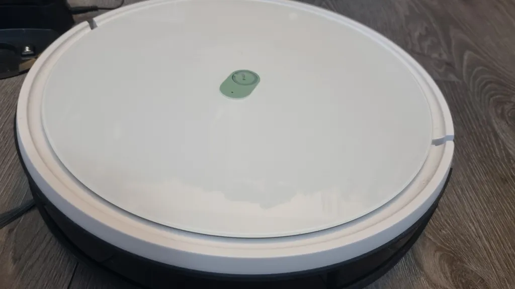 Yeedi k650 robot vacuum photo 1