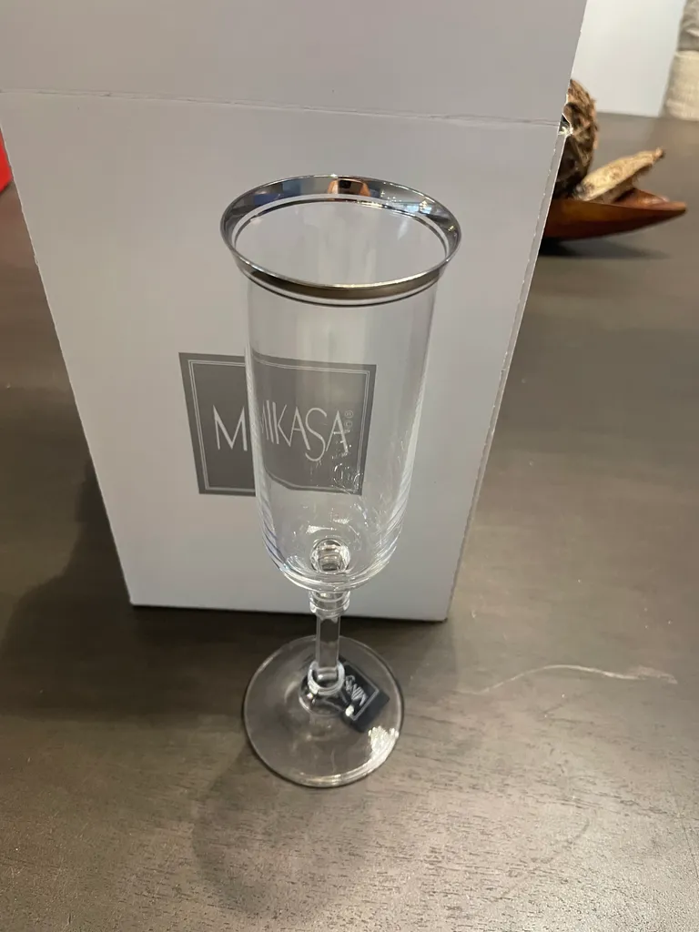 🎁 Mikasa champagne glasses. Brand new in box. Set of 4.  photo 1
