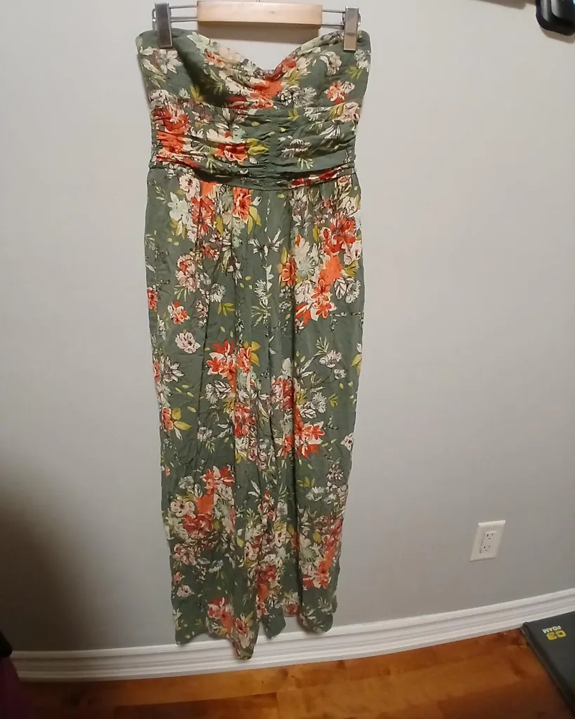 Strapless floral romper size medium photo 1