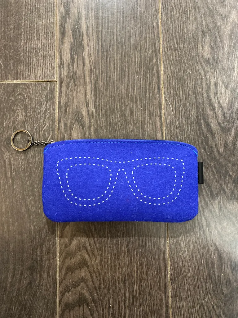 BN glasses holder photo 1