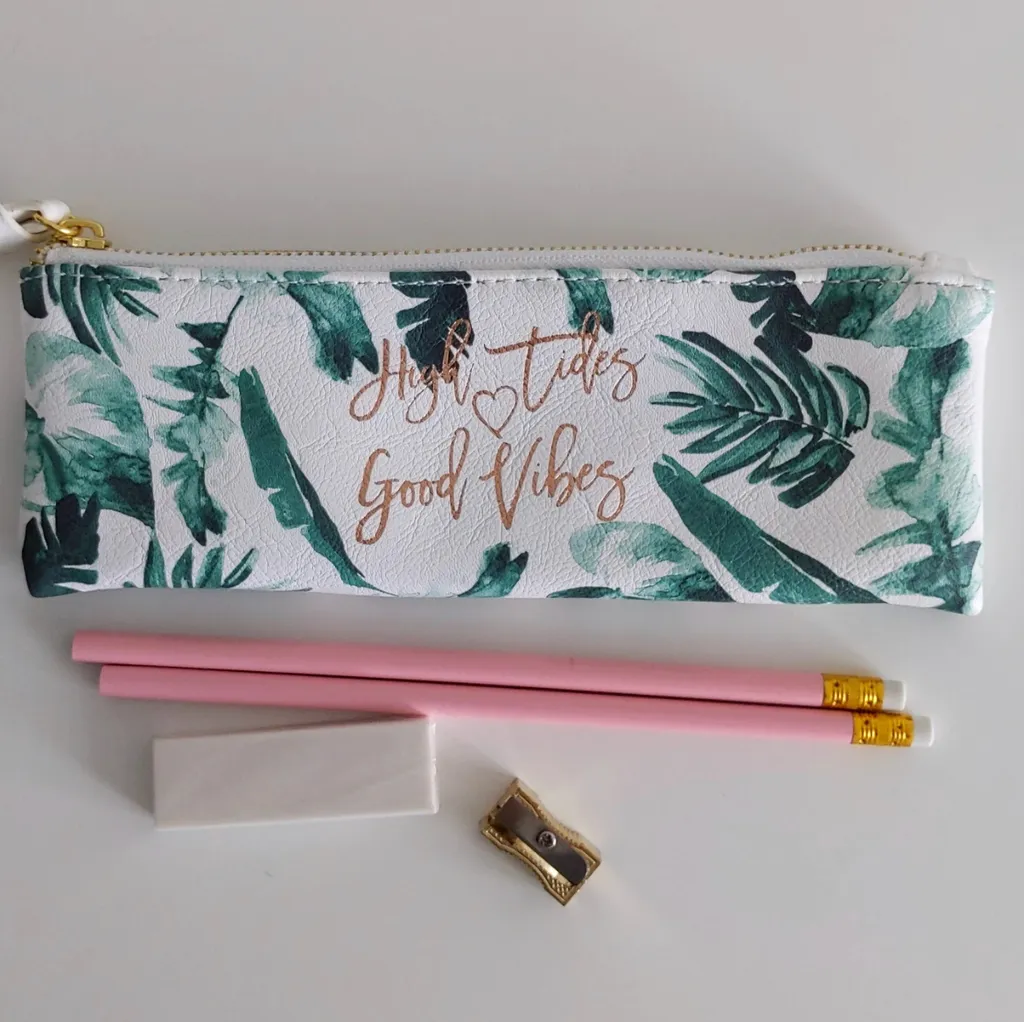 NEW pencil case set from Indigo photo 1