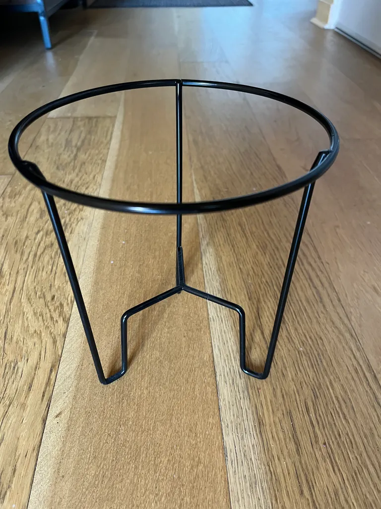 plant pot stand photo 1