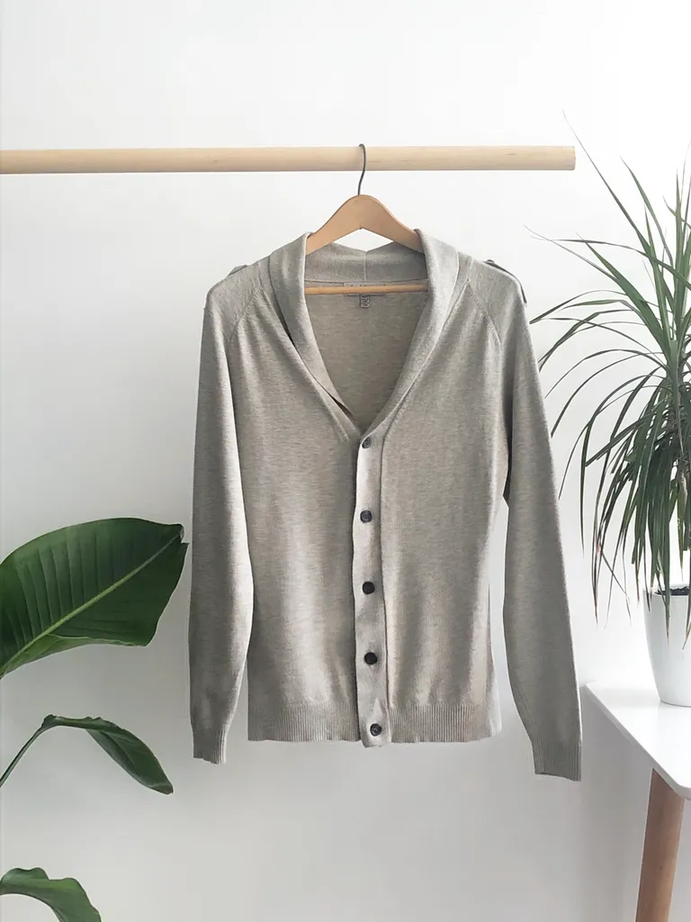 XS- Men’s Cardigan photo 1