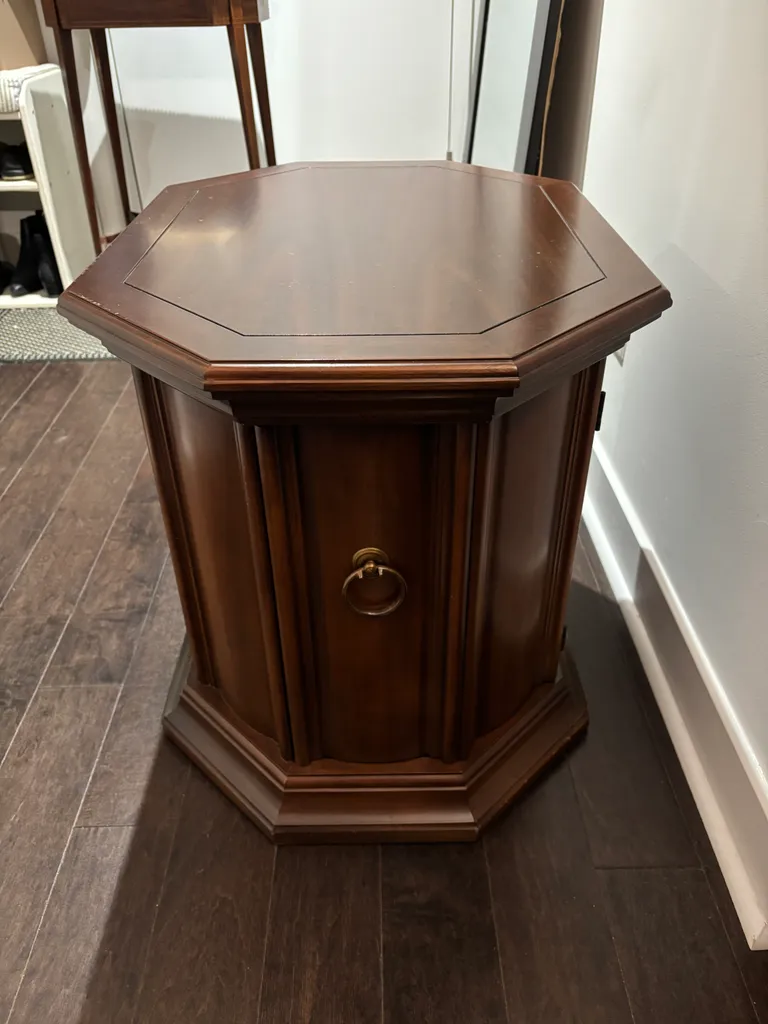 Wooden end table  photo 1