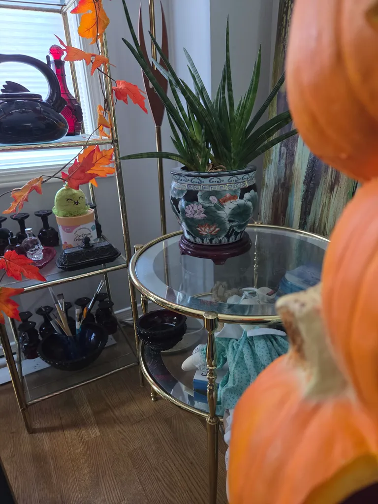 Set of 2 gold colour tables  photo 1