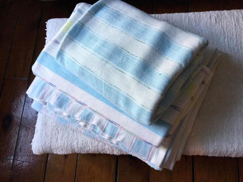 Vintage Hand-Made Catalognes Blankets (3) - Different colors photo 1