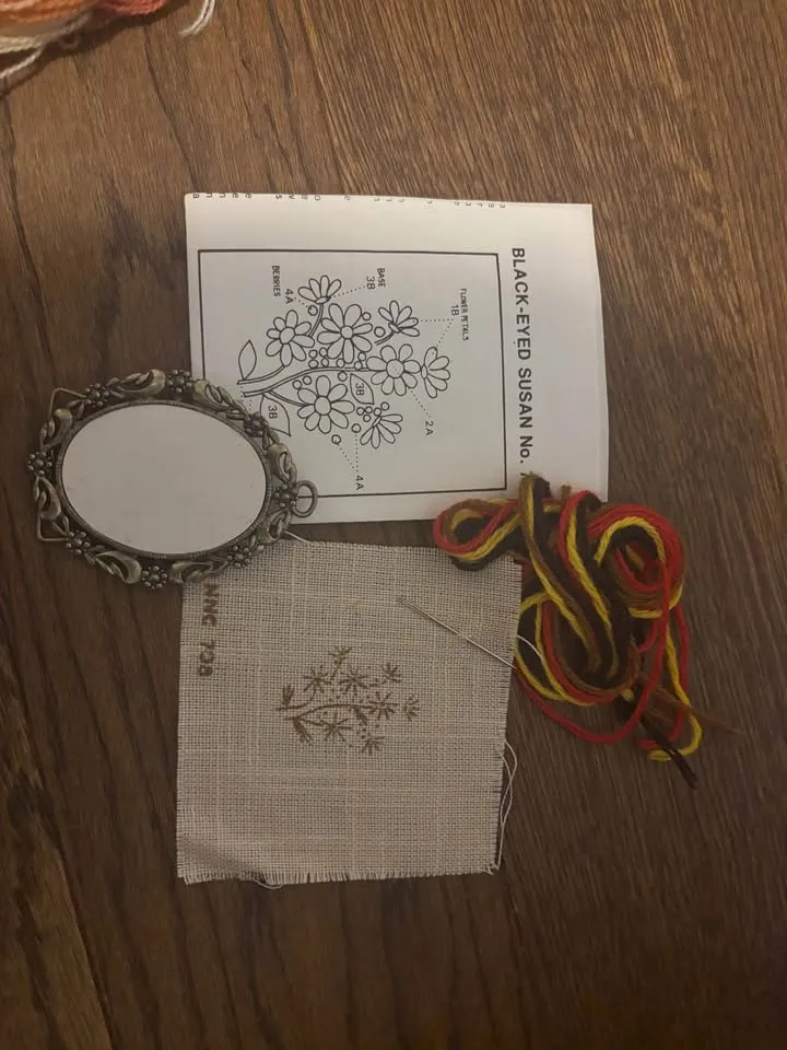 Small Embroidery Kit with Frame photo 1