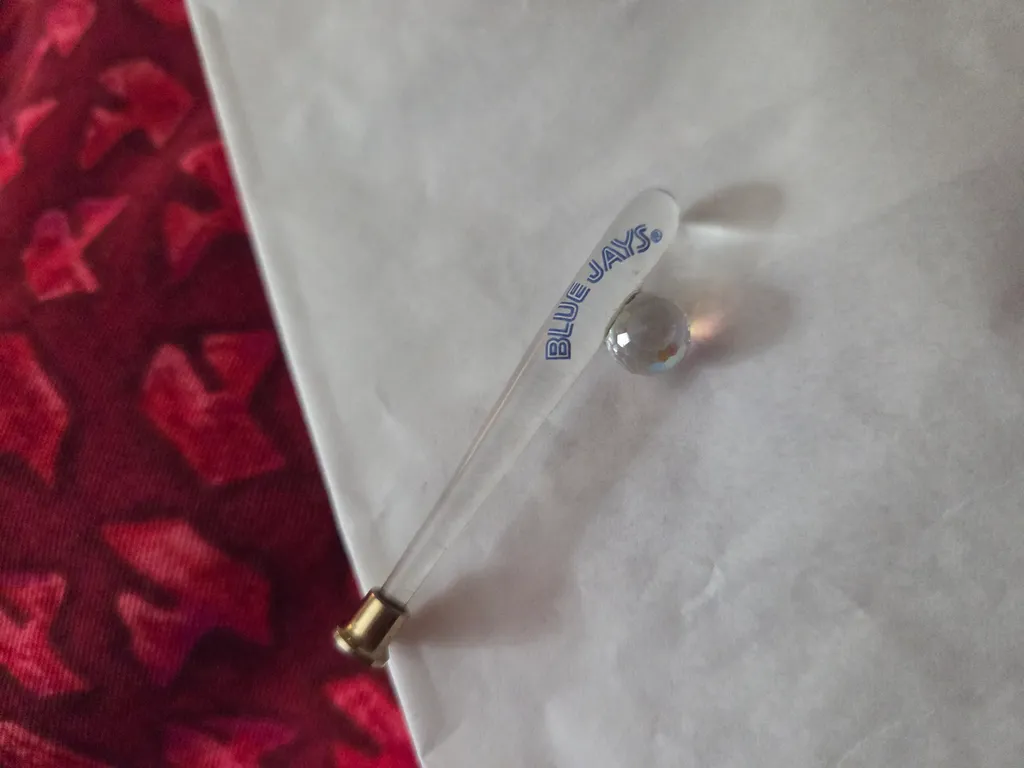 Toronto BLUE JAYS vintage pin photo 1