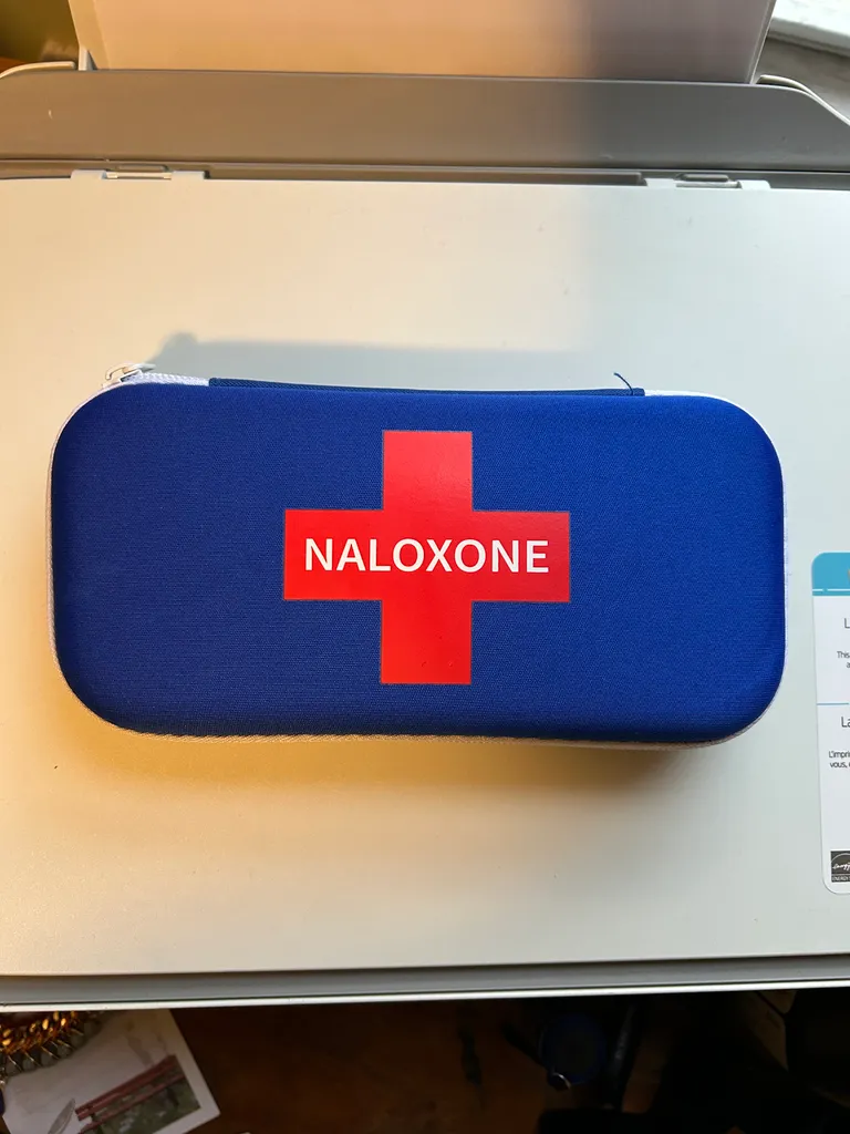 Naloxone kit photo 1
