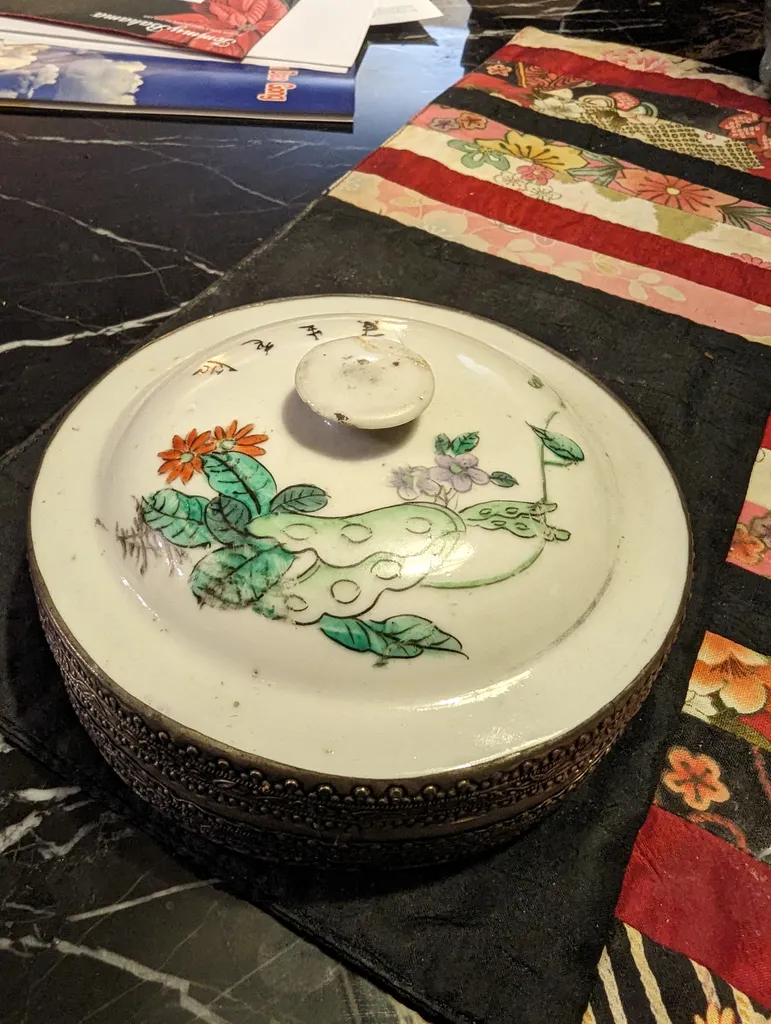 Chinese decorative box  photo 1