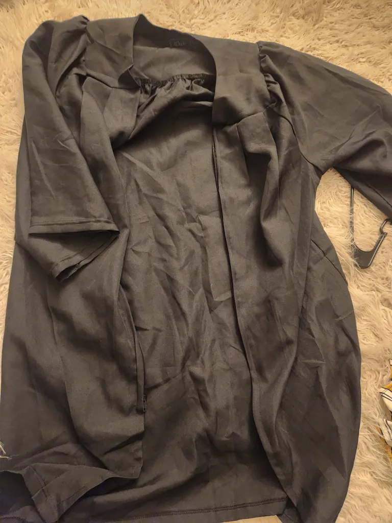 Black graduation gown photo 1