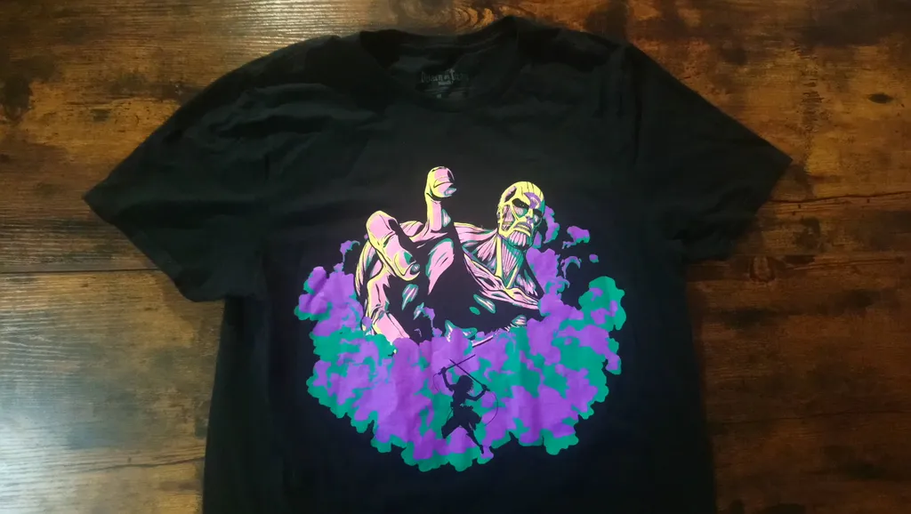 Attack on Titan AoT T-Shirt Size M photo 1
