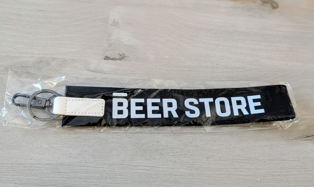 Brand New in Package Beer Store Keychain - Gift photo 1