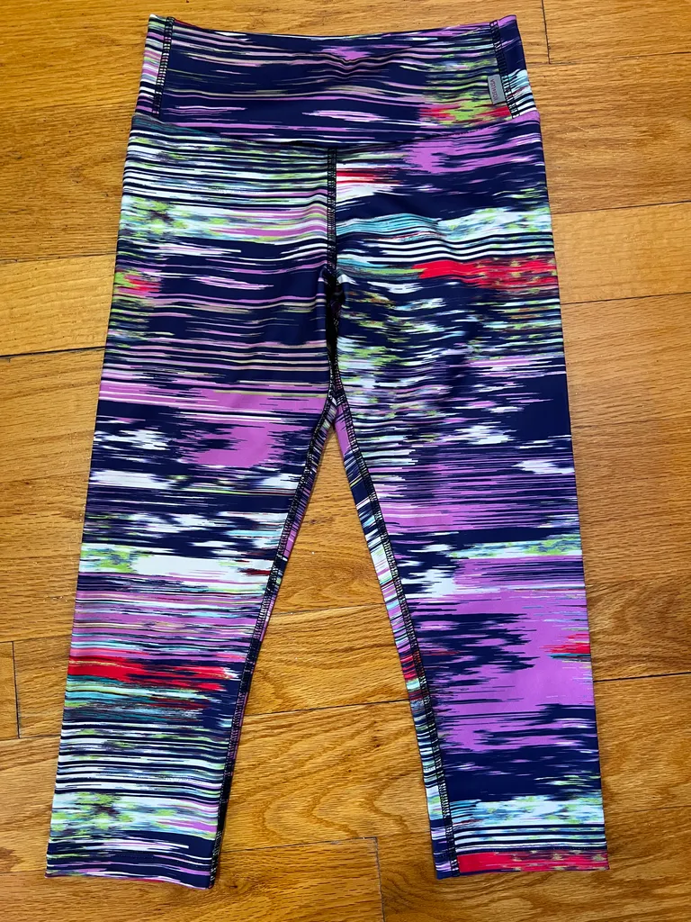 NWOT Kos USA Capri Leggings, Small photo 1