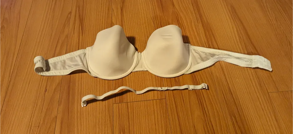 La Senza Strapless Bra - Size 34D photo 1