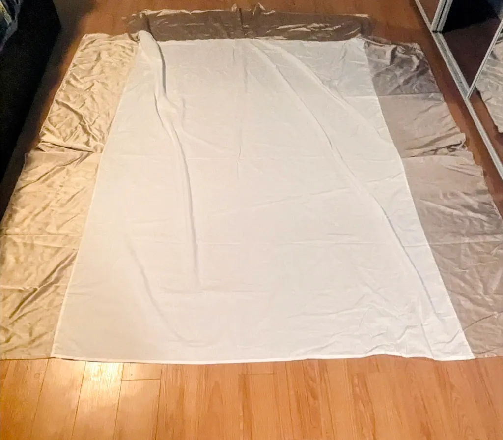 Queen Bedding Set (Duvet Cover, Bed Skirt, Pillow Cases) photo 1