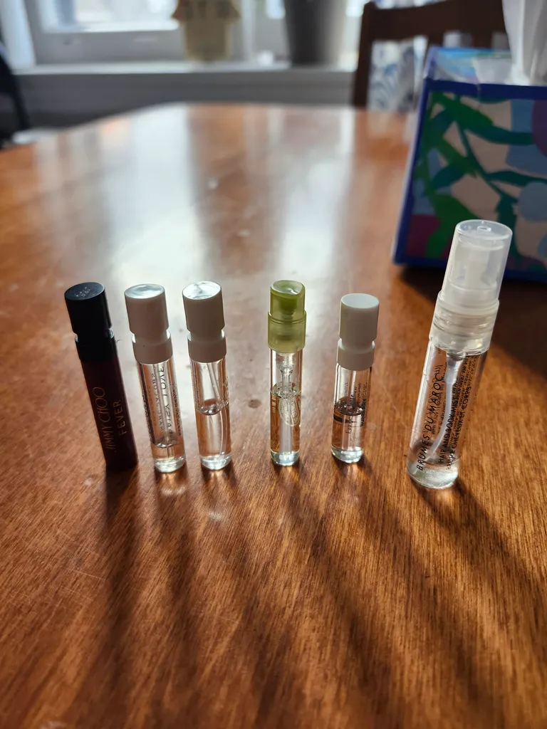 Perfumes samples photo 1