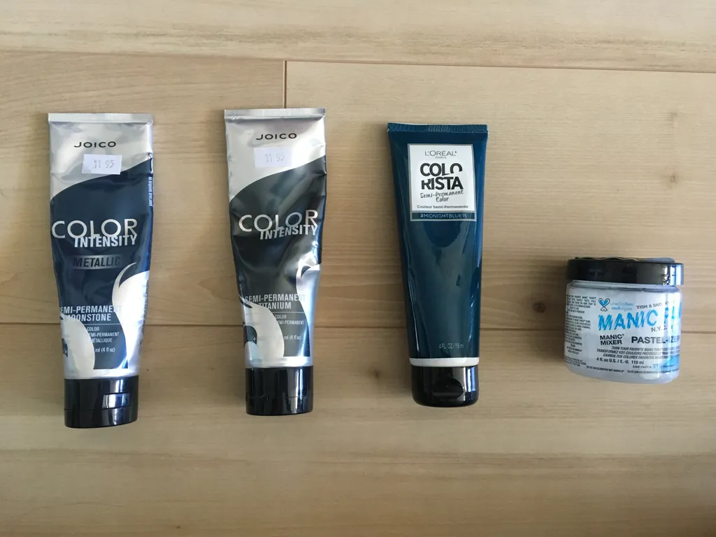Various Semi-Permanent Blue Hair Dyes photo 1