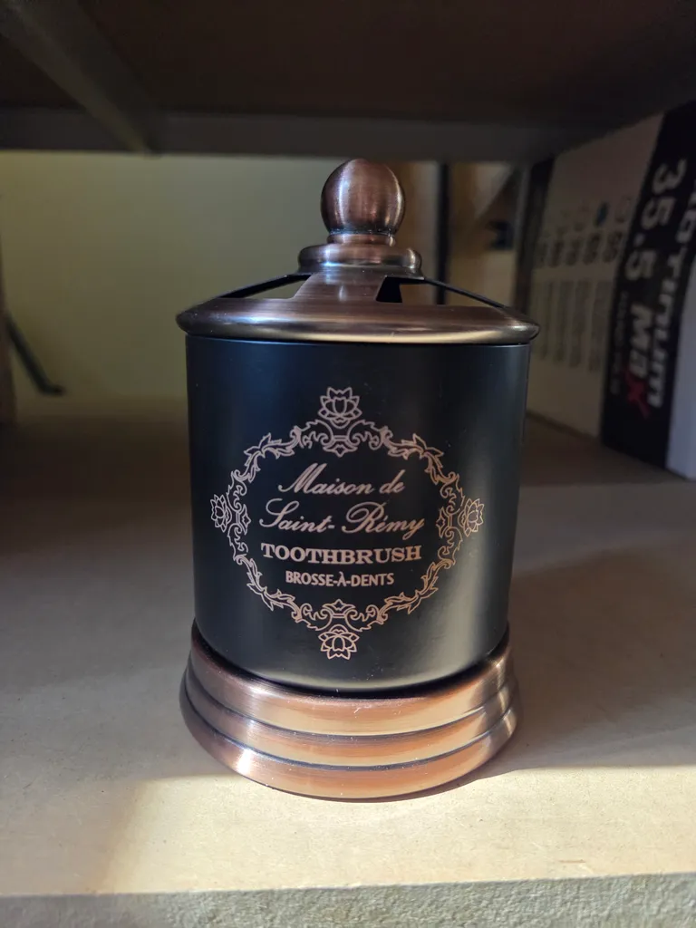 Toothbrush holder  photo 1