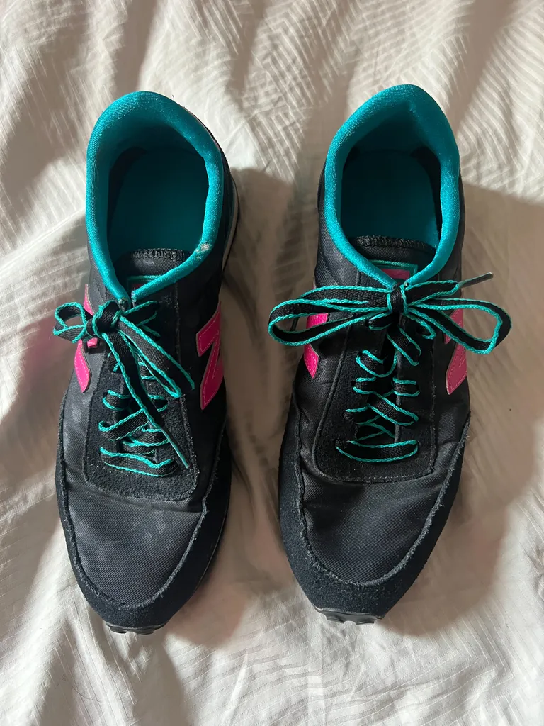 New Balance size 8 shoes photo 1