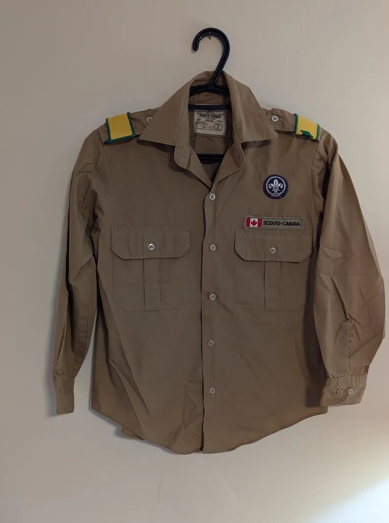 Scouts Canada Youth Uniform Shirt - Size Medium photo 1