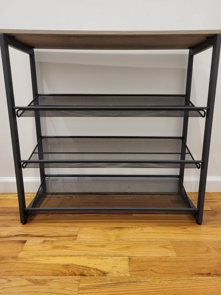 Mesh shoe rack photo 1