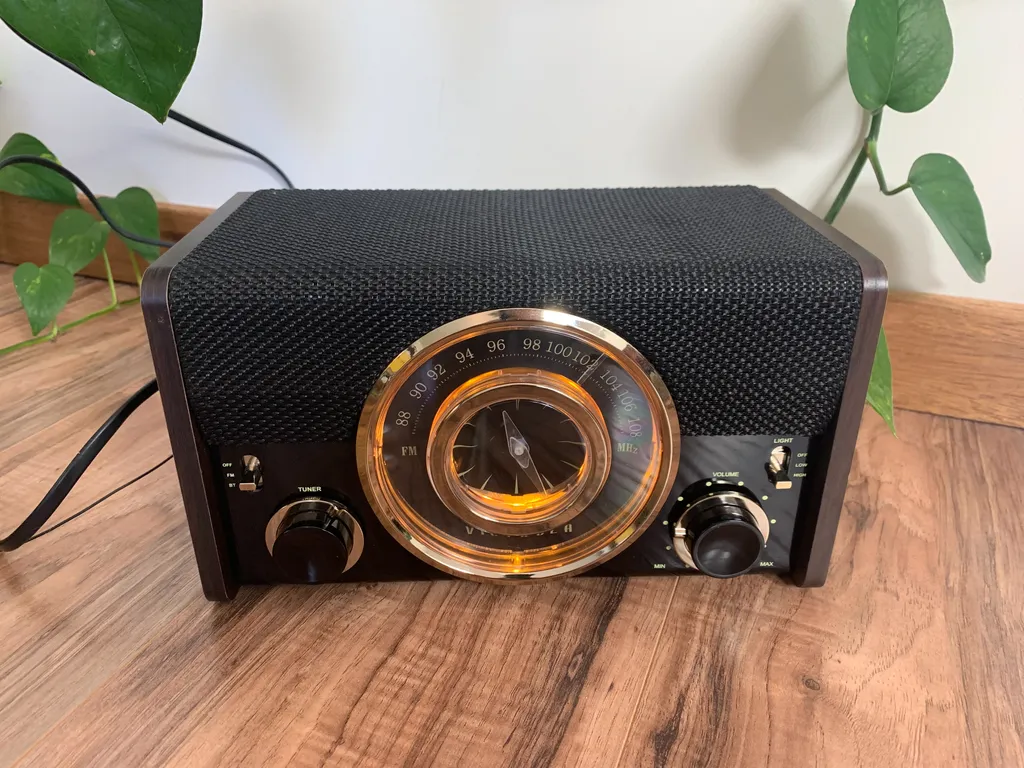 Victrola speaker and radio  photo 1