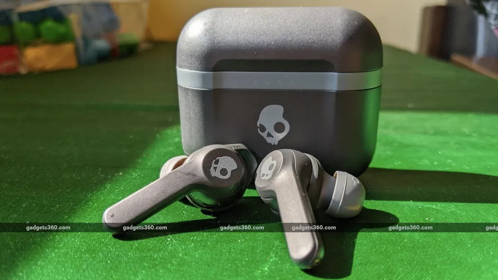  Skullcandy wireless bluetooth earbuds  photo 1