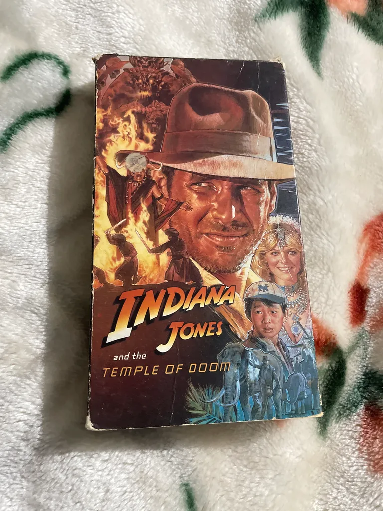 Indiana Jones and the temple of doom VHS photo 1