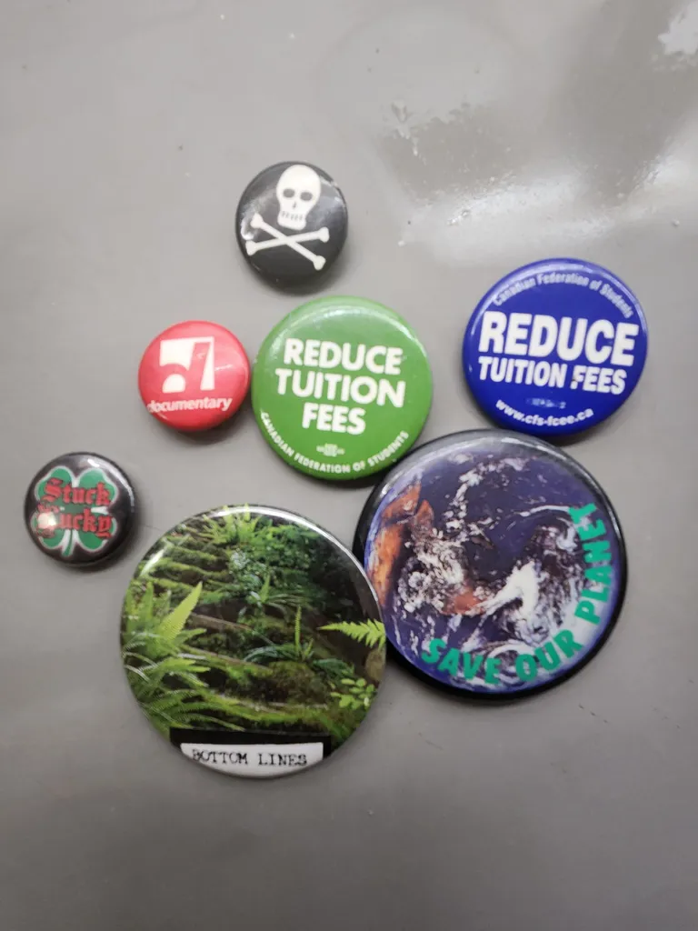 Activist and general buttons photo 1