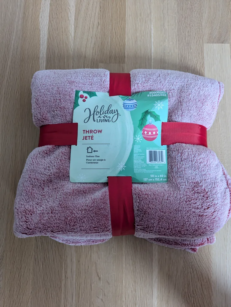 Super soft blanket/throw. New photo 1