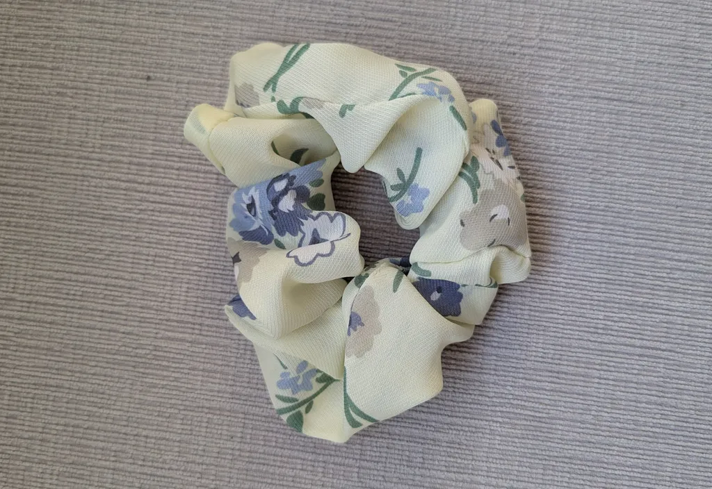 Brand New Pastel Yellow Floral Scrunchie photo 1