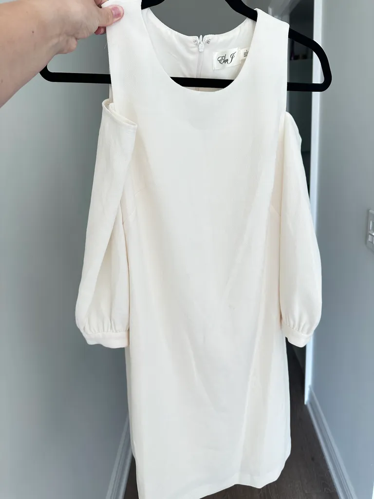 White dress size 6 (S-M) photo 1