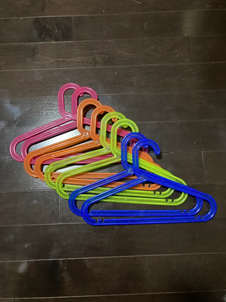 GUC kids clothes hangers photo 1